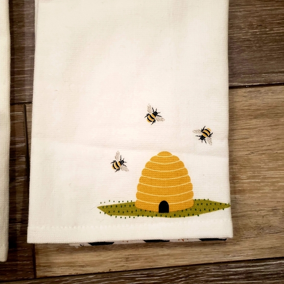 Gnome/ bee /Daisy kitchen towel set - Picture 5 of 5